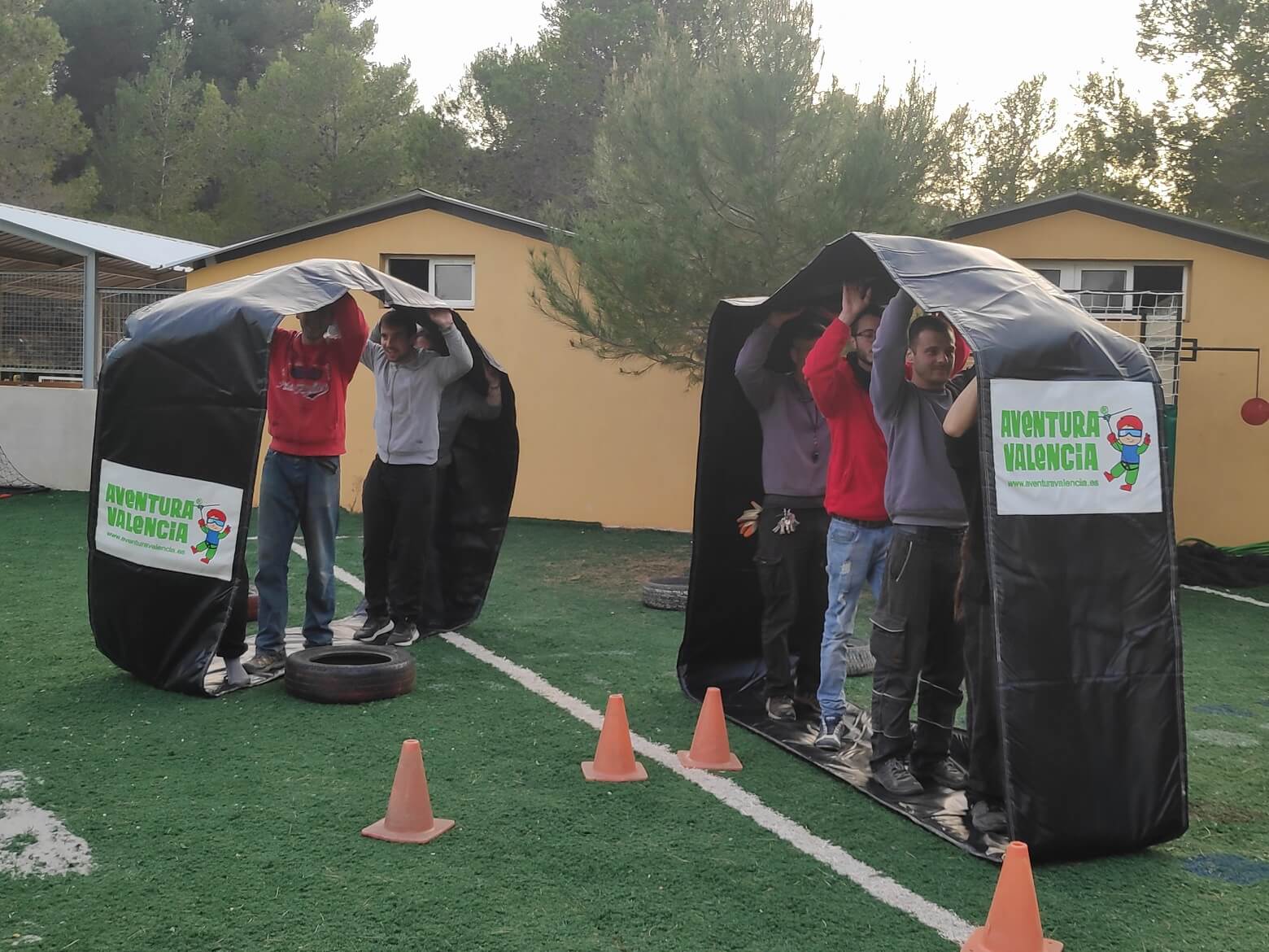 La Oruga · Humor amarillo Valencia